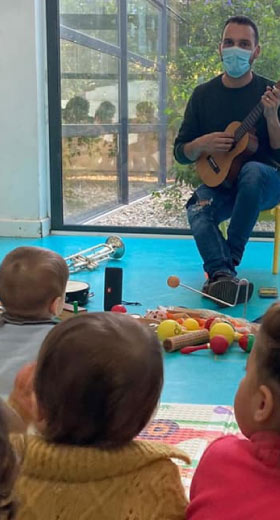 creche-jardim-musica-escola